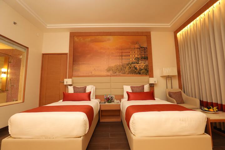 Room 5 of 24
