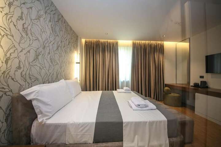 Room 13 of 108
