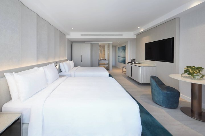 Room 18 of 170