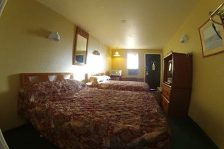Room 13 of 35