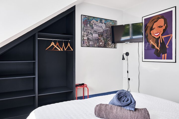 Room 48 of 121