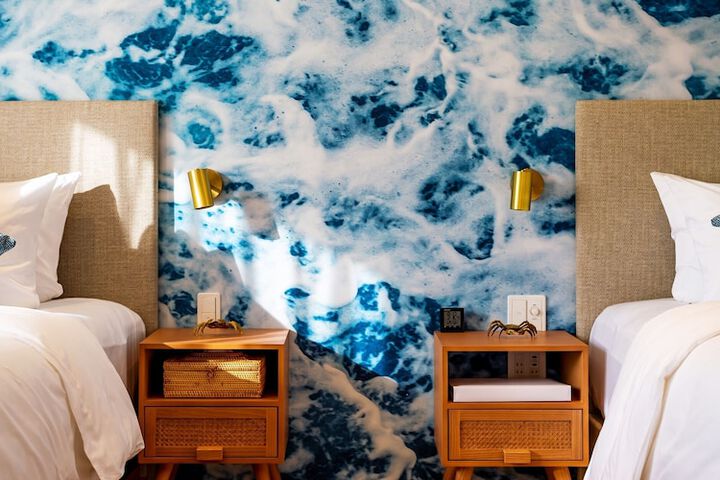Room 42 of 120