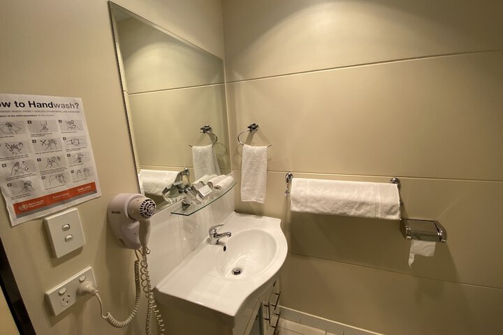 Room 6 of 10