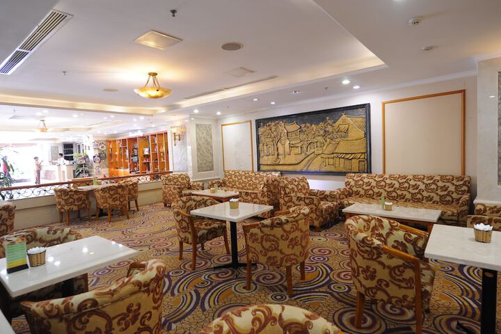 Hotel Interior 8 of 119