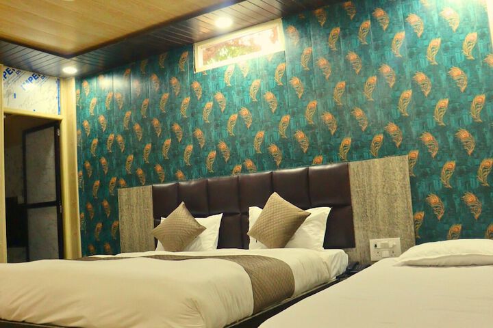 Room 5 of 25