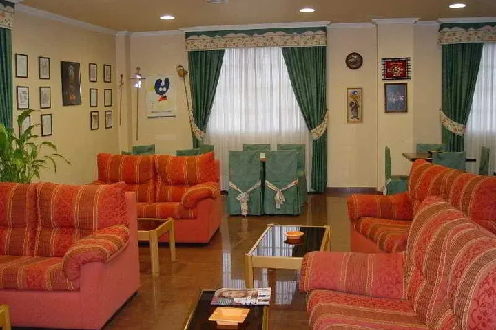 Room 2 of 4