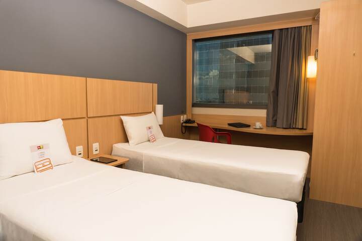 Room 6 of 60