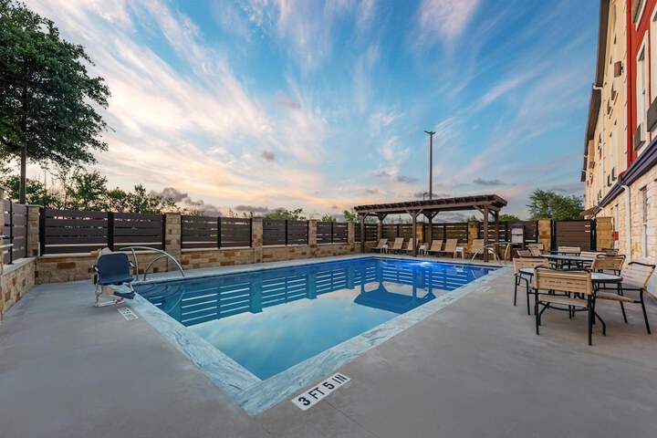 Pool 42 of 56