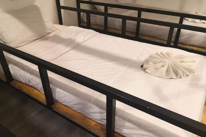 Room 16 of 39