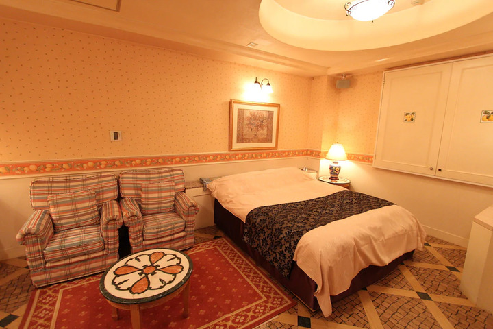 Room 10 of 10