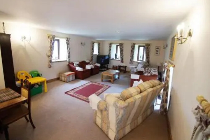Room 6 of 19