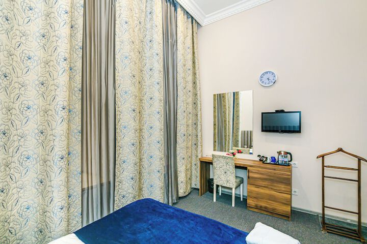 Room 33 of 79
