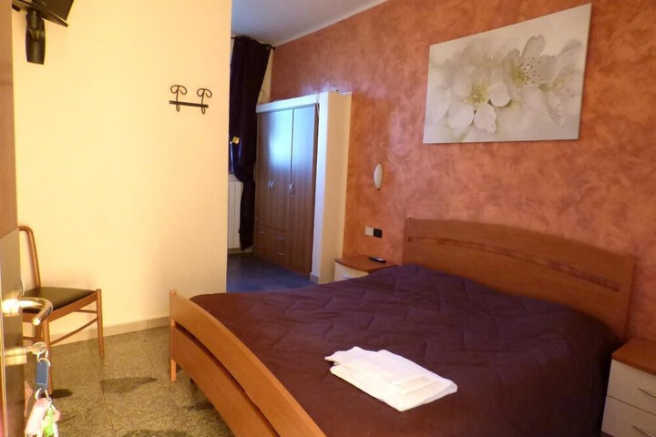 Room 15 of 40