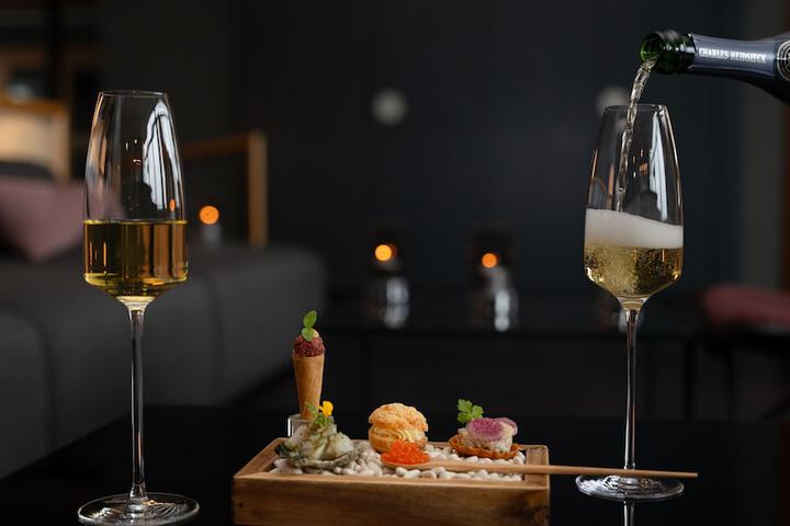 Dining 406 of 457