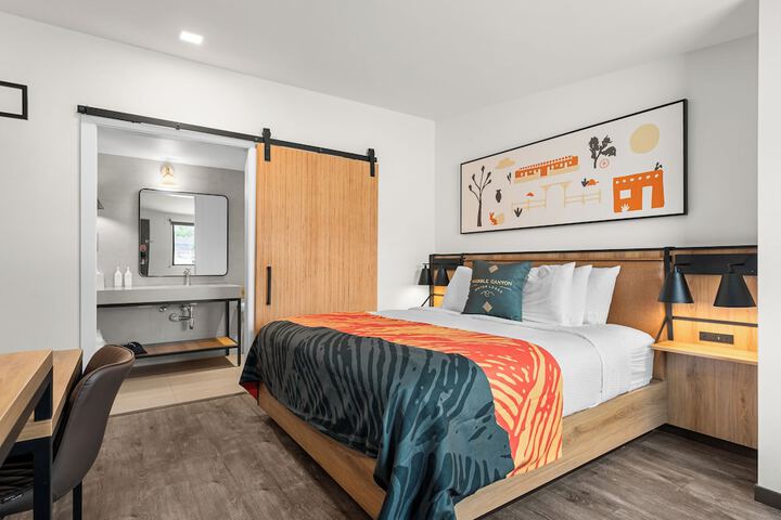 Room 26 of 204