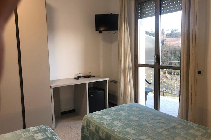 Room 13 of 63