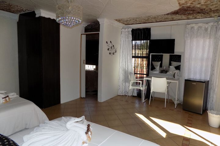 Room 6 of 35