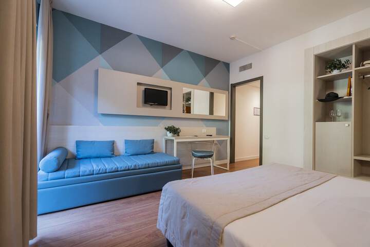 Room 22 of 80