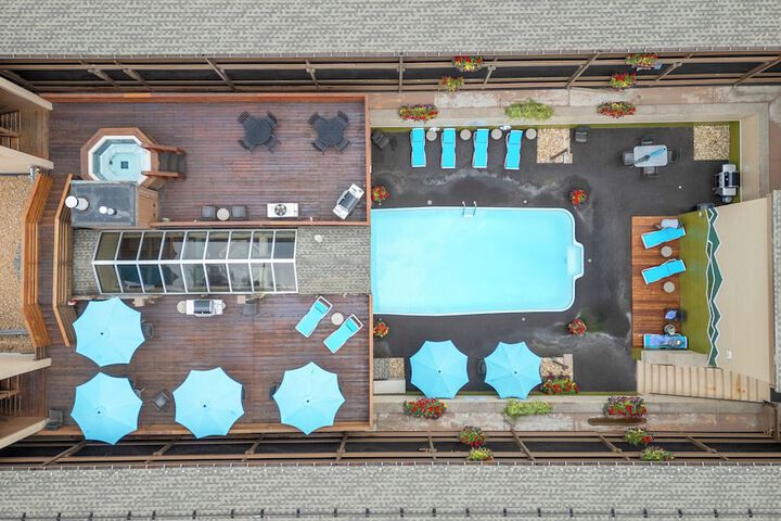 Sundeck 63 of 75