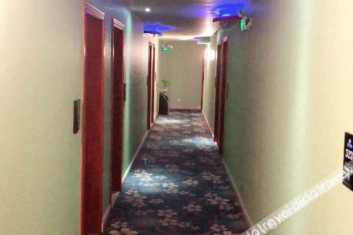 Hotel Interior 8 of 29