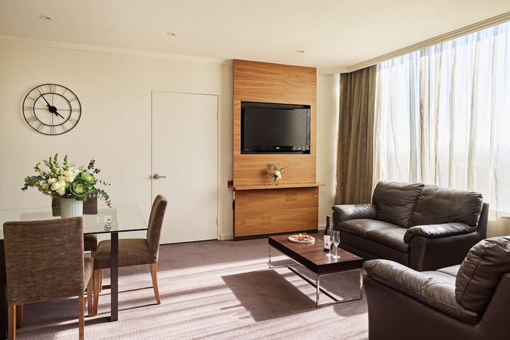 Room 32 of 74