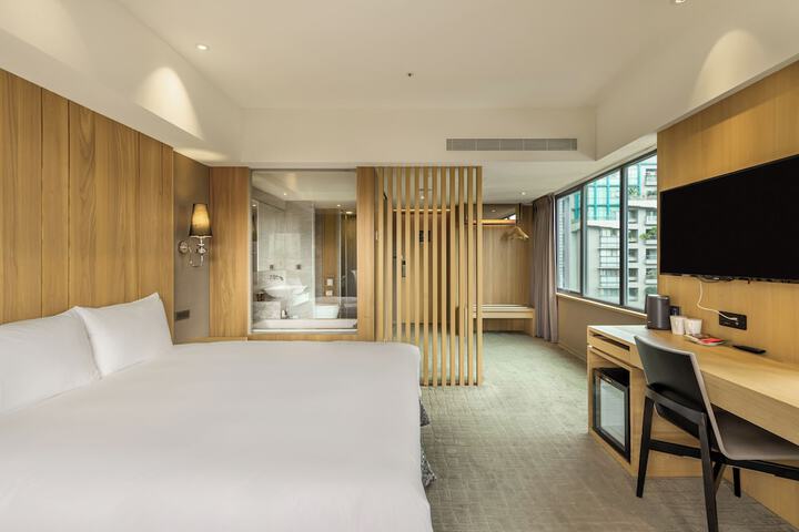 Room 45 of 108