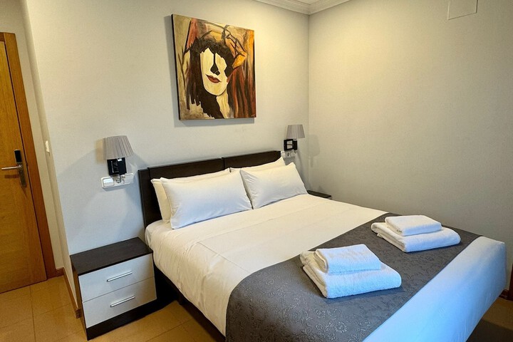 Room 26 of 38