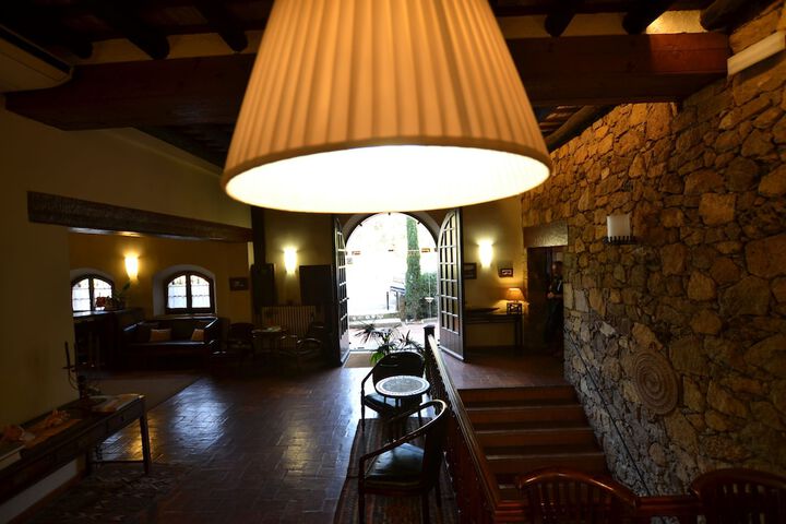 Lounge 52 of 72