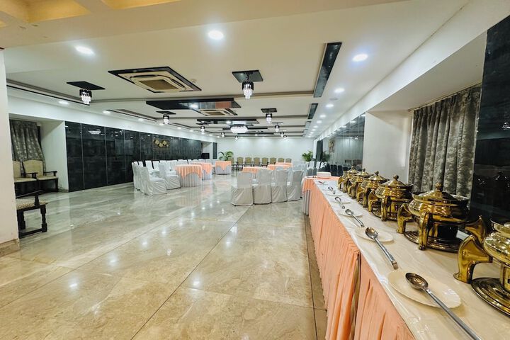 Ballroom/Hall 118 of 134