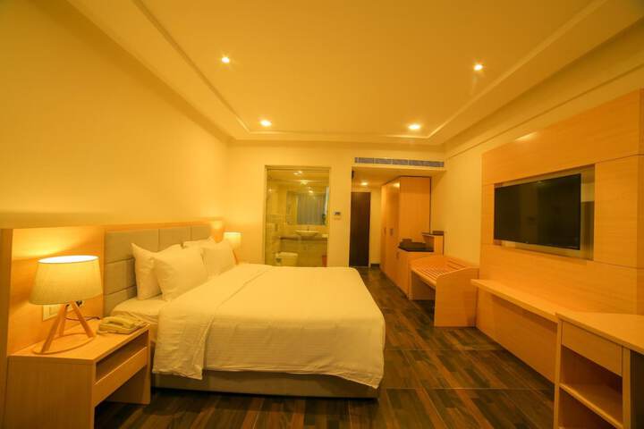 Room 16 of 46