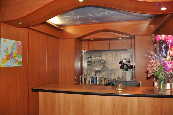 Entrance & Lobby