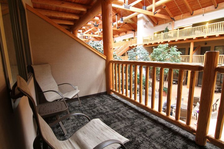 Hotel Exterior 42 of 43