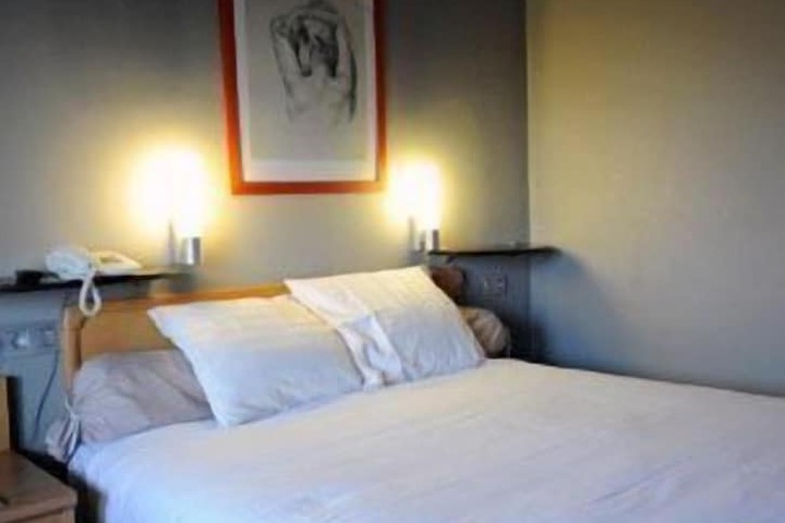 Room 6 of 31