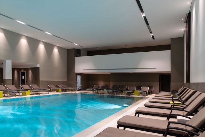 Hotel Pool
