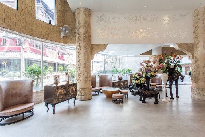 Entrance & Lobby