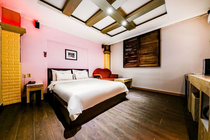Room 26 of 26