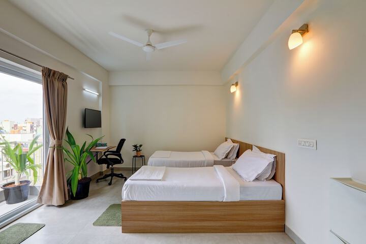 Room 10 of 28