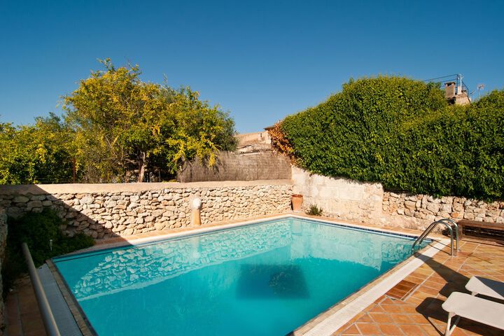 Hotel Pool