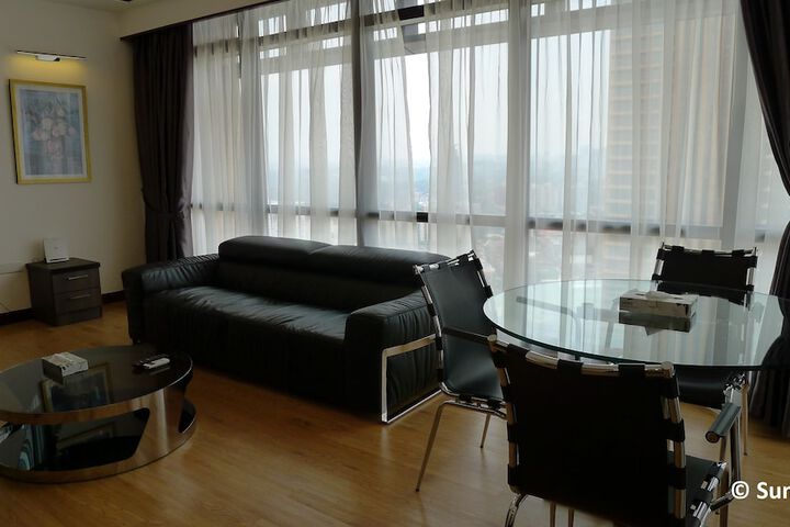Room 4 of 87
