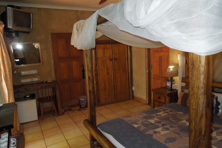 Room 13 of 47