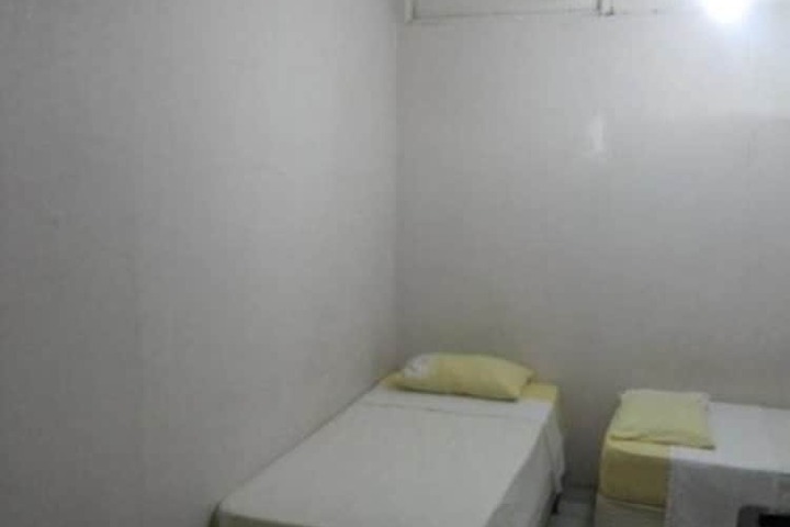 Room 25 of 28