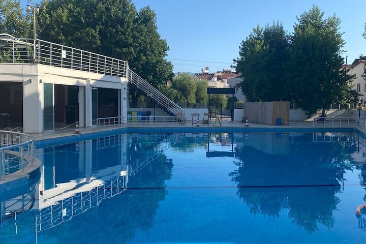 Pool 10 of 19
