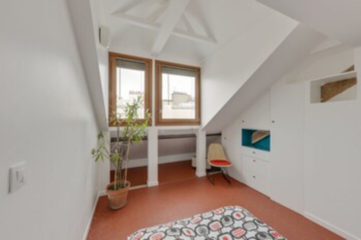 Room 11 of 12