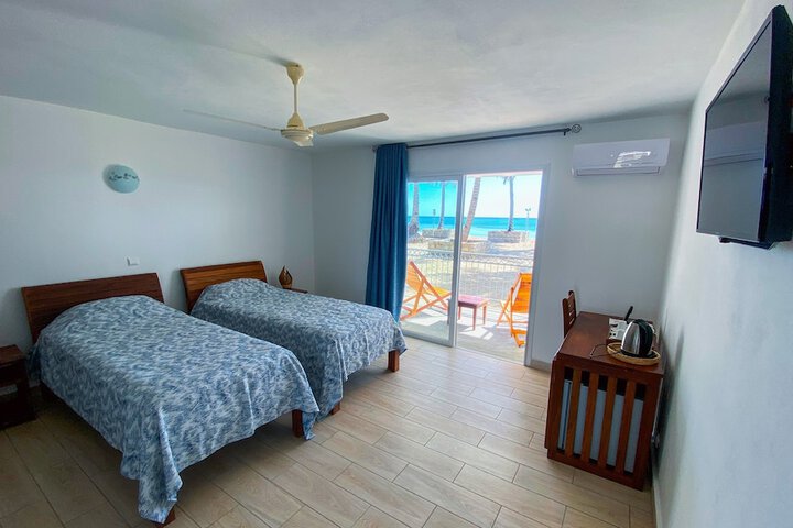 Room 5 of 76
