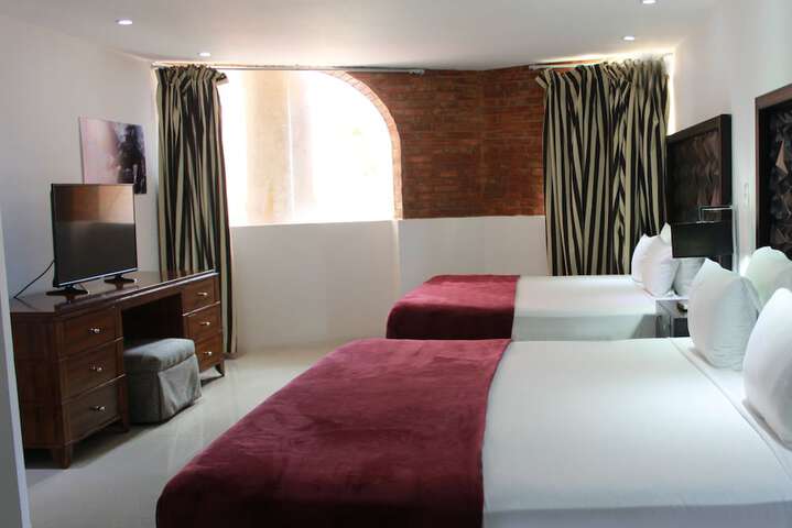 Room 9 of 39