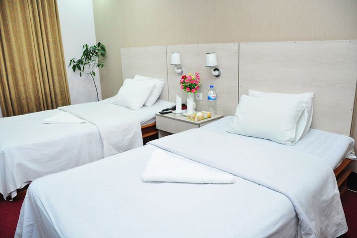 Room 6 of 42