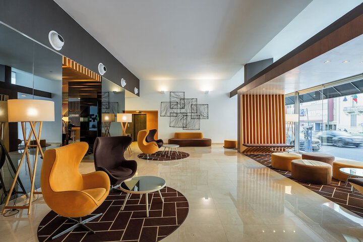 Entrance & Lobby