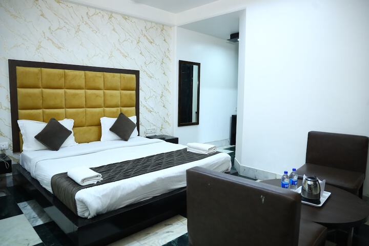 Room 4 of 14