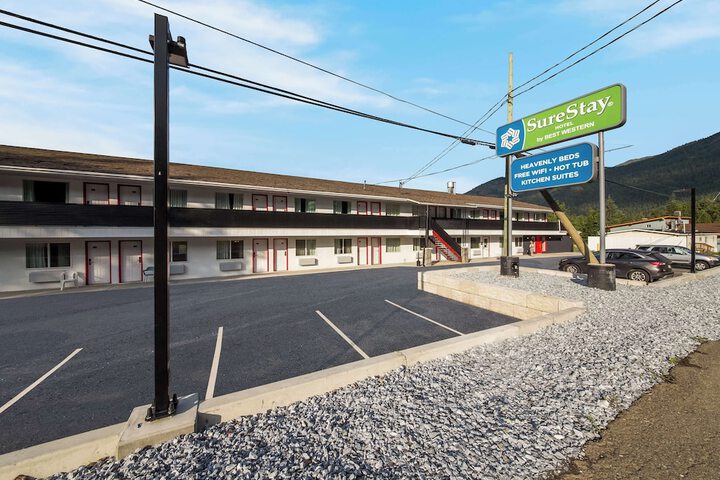 Hotel Entry