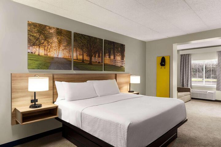 1 King Bed (1 of 8)